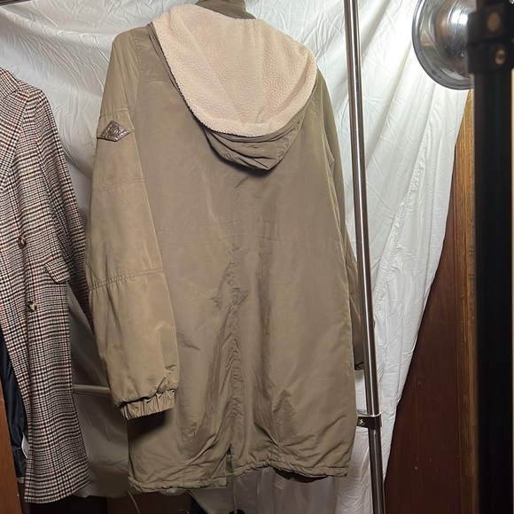 Army green winter coat - Picture 2 of 4